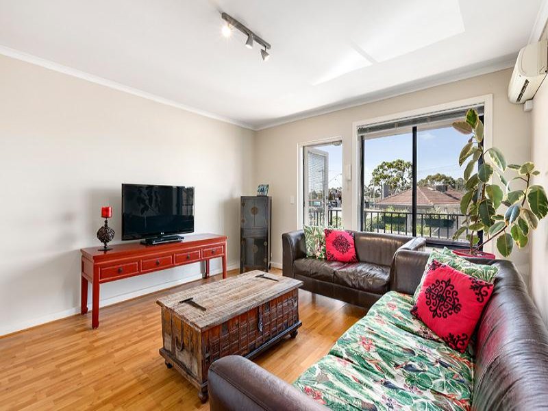 11/9 Churchill Avenue, Maidstone, Vic 3012 Property Details