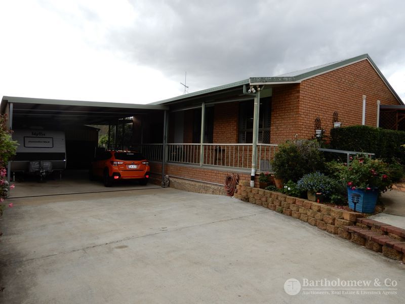 9 Bartholomew Avenue Boonah Qld 4310 Realestate Com Au