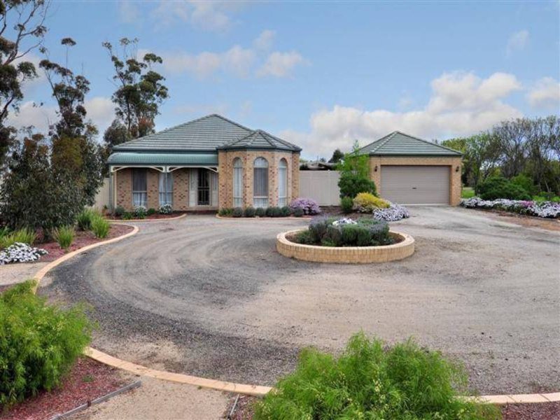 3 Rolling Meadows Drive, Sunbury, Vic 3429 Property Details