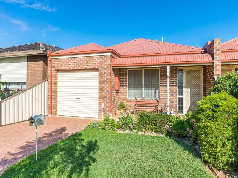 2/25 Collins Street, Werribee, Vic 3030 Property Details
