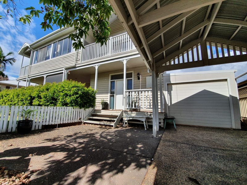 75 Arthur Street, Woody Point, Qld 4019