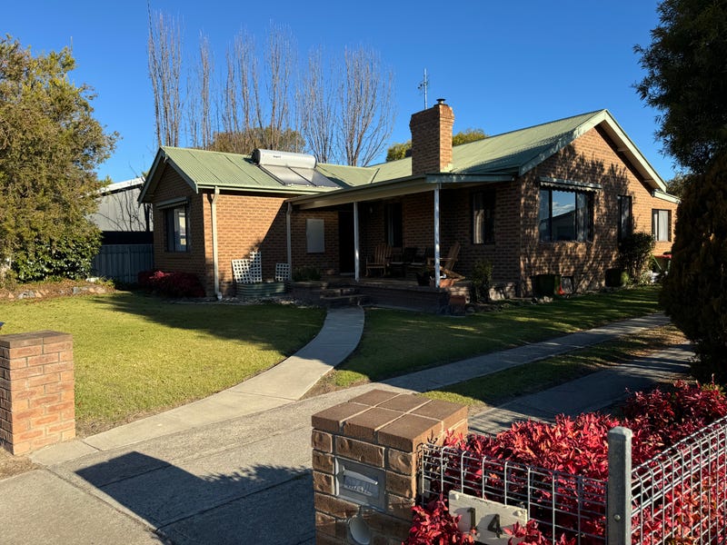 14 Parish lane, Corryong, Vic 3707 House for Sale