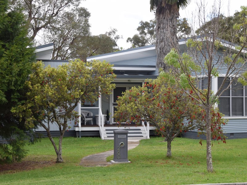 260 Douglas Street, Tenterfield, NSW 2372 Property Details