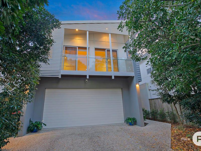 14 Melbourne Avenue, Camp Hill, QLD 4152