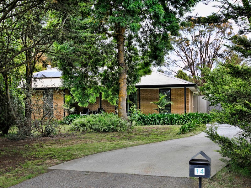 14 Honeysuckle Lane, Woodend, VIC 3442