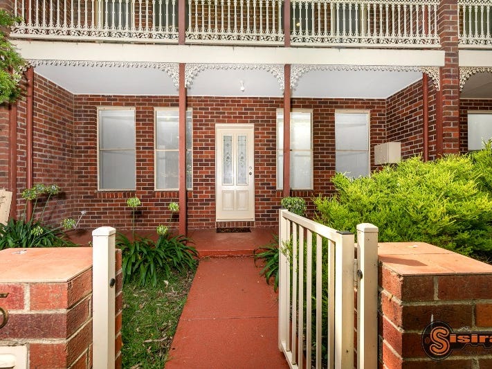 15 Brearley Place, Roxburgh Park, VIC 3064