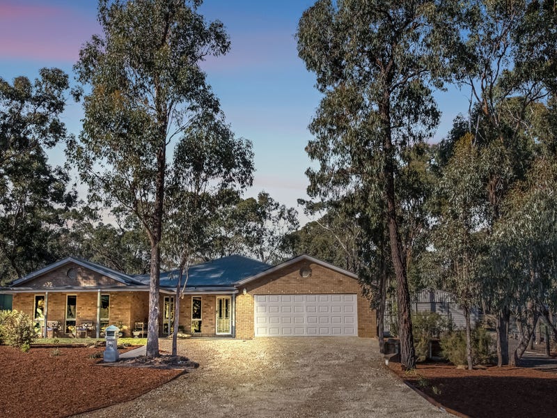 70 Pioneer Drive, Maiden Gully, VIC 3551