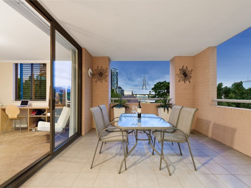 817/66 Bowman Street, Pyrmont, NSW 2009 Property Details