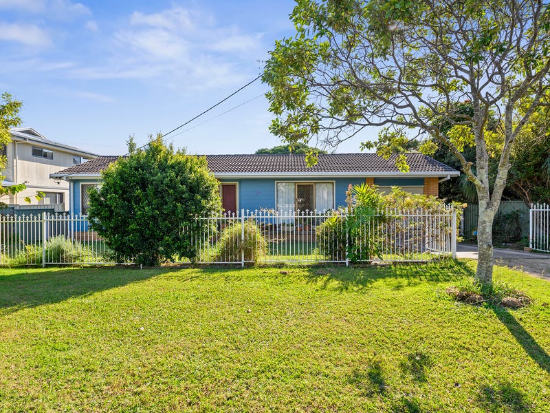 17 Barrie Street, Coffs Harbour, NSW 2450 House for Sale 17 Barrie Street, Coffs Harbour, NSW 2450 House for Sale