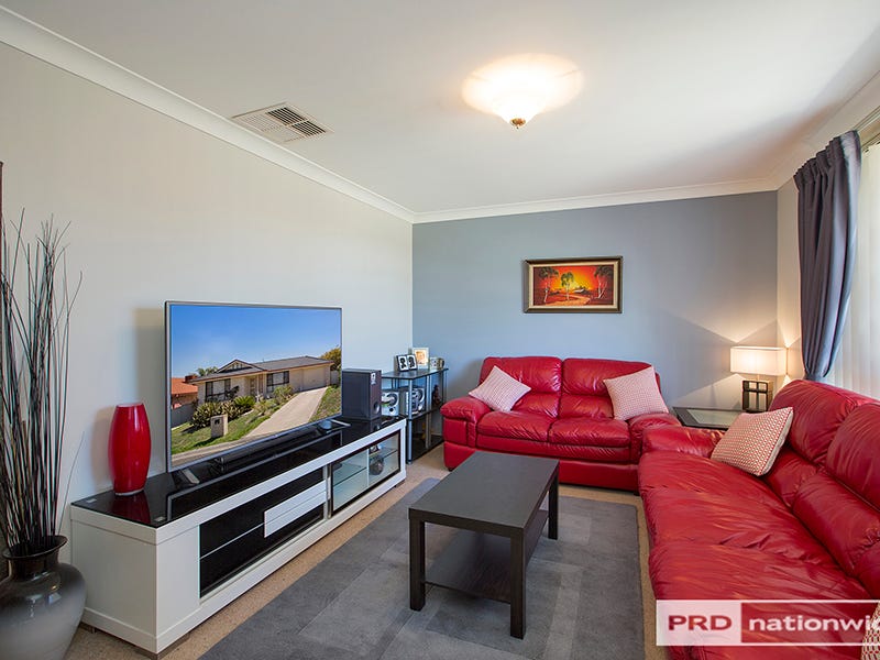 9 Fishermans Place Tamworth Nsw 2340 Property Details