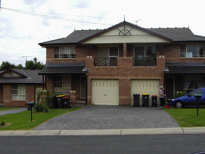 2/35 Merlin Street, The Oaks, NSW 2570