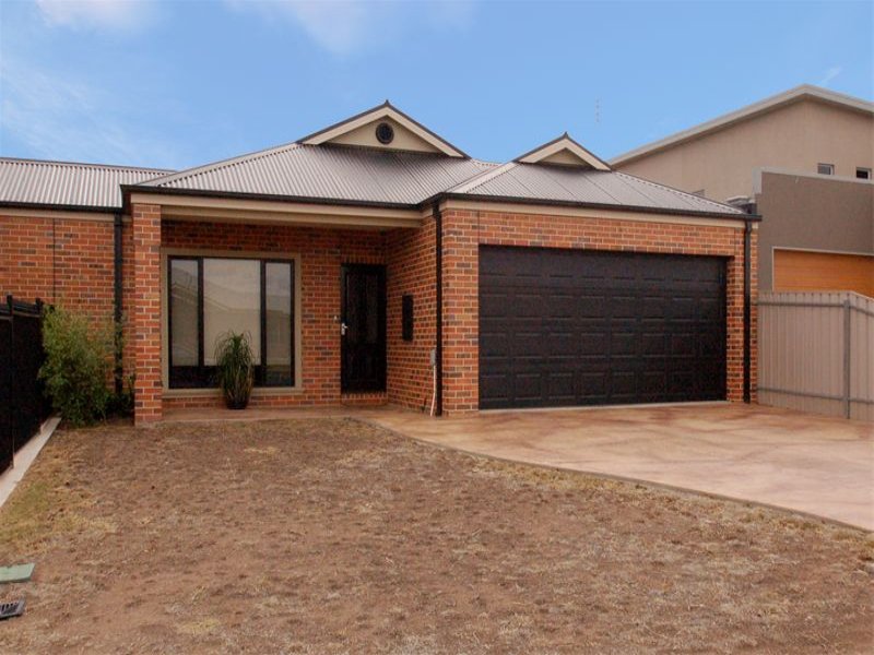 1/44 Mardon Drive, Horsham, Vic 3400 Property Details