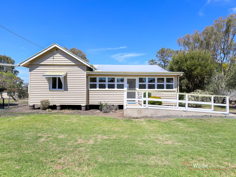 17 Vanneck St, Yangan, Qld 4371 House for Sale