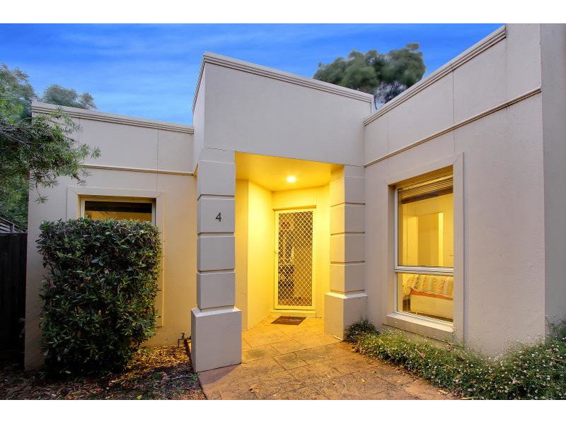 4/42 Shandon Street, Mornington, Vic 3931 Property Details