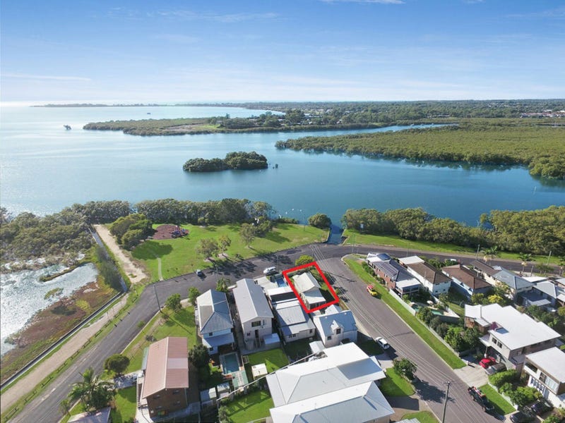 829 Esplanade, Lota, QLD 4179