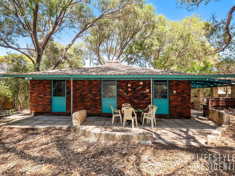 5 Wardrop Street, Guilderton, WA 6041 Property Details