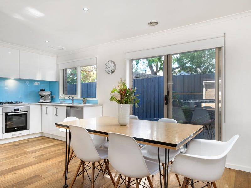 2/3 Eagland Road, Cheltenham, Vic 3192 Property Details