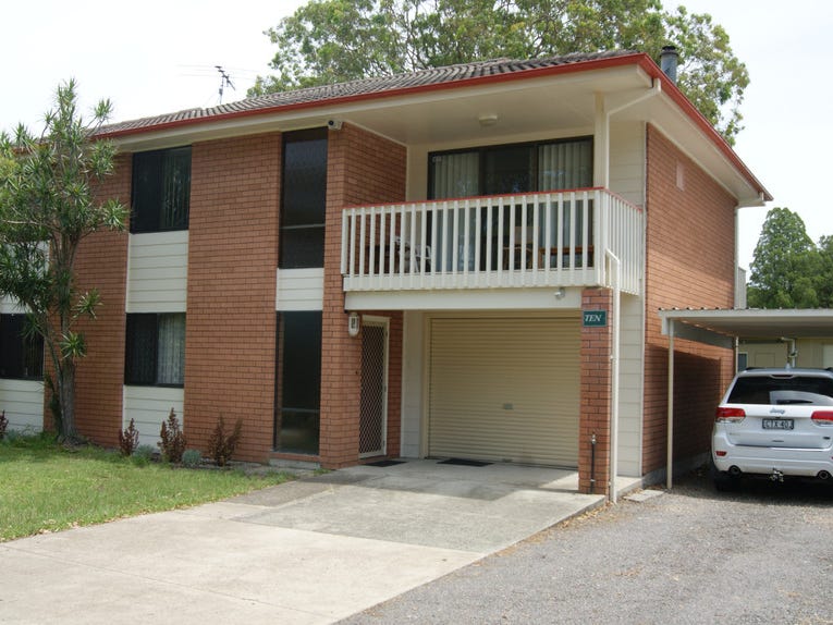 10 President Poincare Parade, Tanilba Bay, NSW 2319