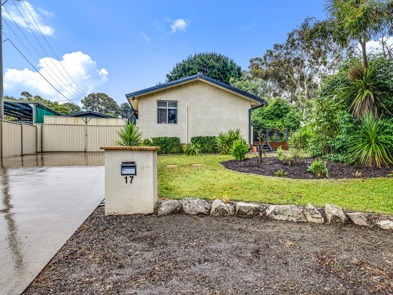 17 Bunton Place, Holt, ACT 2615 Property Details