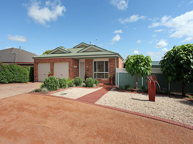 28 Allumba Street, Queanbeyan West, NSW 2620