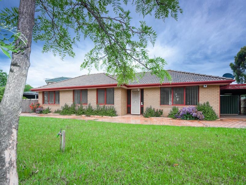 9 Gullane Drive, Sunbury, Vic 3429 Property Details