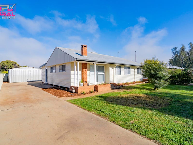 Houses for Sale in Leeton, NSW 2705