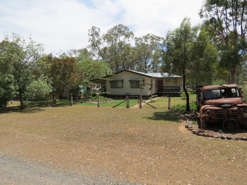 106 Maryvale Street St, Hendon, Qld 4362 Property Details