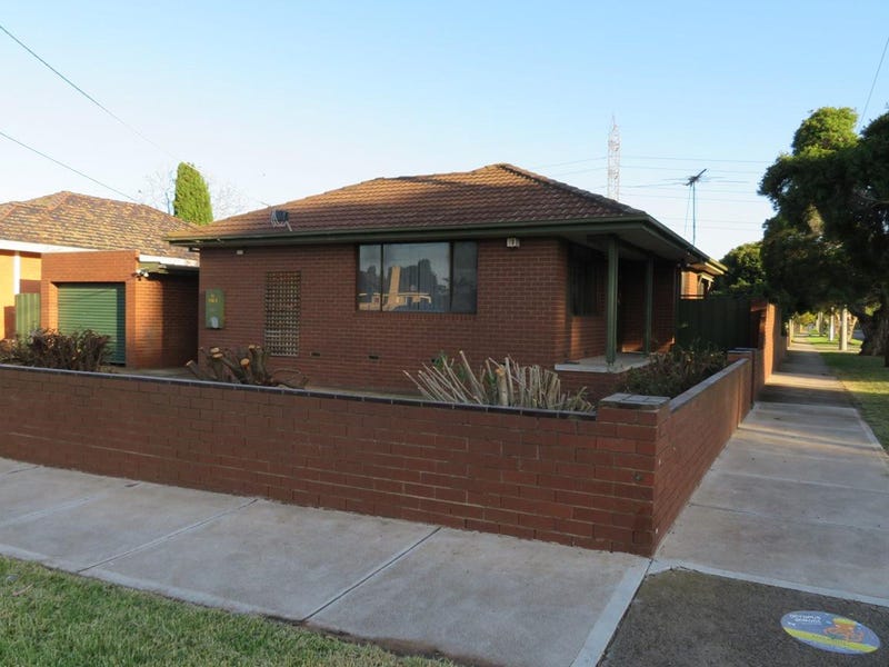 30 Hughes Parade, Reservoir, VIC 3073