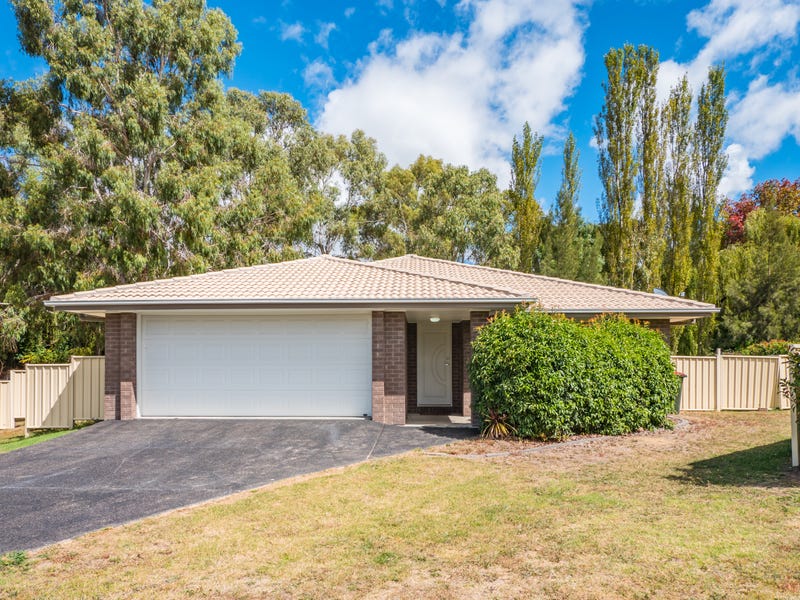 12 Earle Page Drive, Armidale, NSW 2350 Property Details