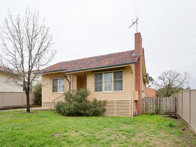 4 Roberts Avenue, Castlemaine, Vic 3450 Property Details