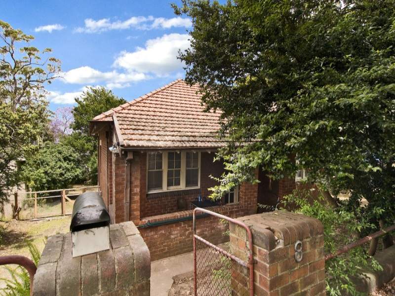 8 Parklands Avenue, Lane Cove North, NSW 2066