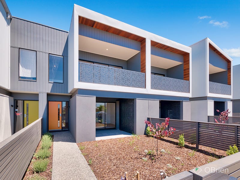 44 Spirit Boulevard Cranbourne East Vic 3977 Property Details