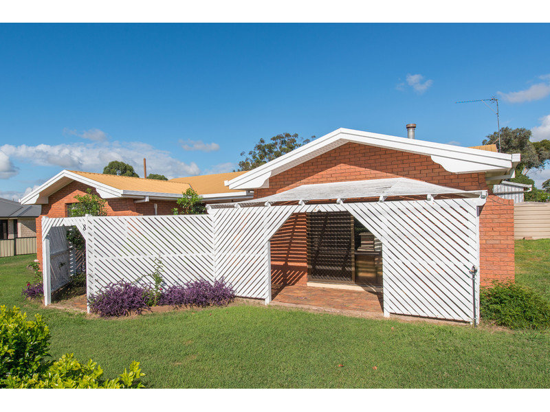 8 Mocatta Street, Goombungee, Qld 4354 Property Details