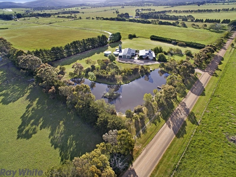 127 Black Range Road, Romsey, VIC 3434