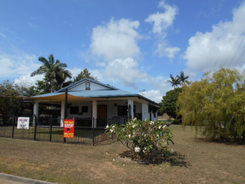 2 Rebecca Jane Parade, Kurrimine Beach, QLD 4871