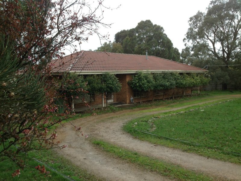 4 Collier Close, Romsey, Vic 3434 Property Details