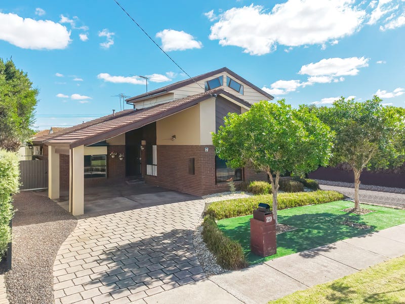 29 Rokeby Crescent, Craigieburn, Vic 3064 Property Details