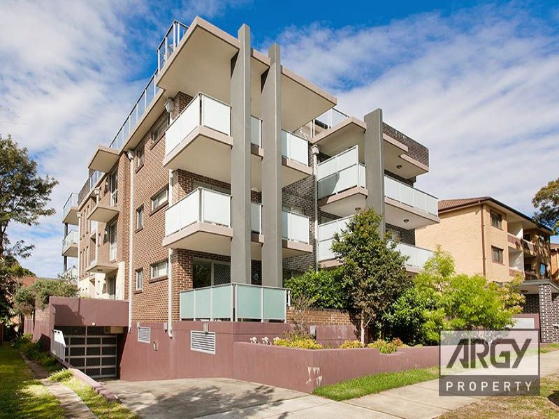 3/7476 Hampton Court Road, Carlton, NSW 2218 Property Details