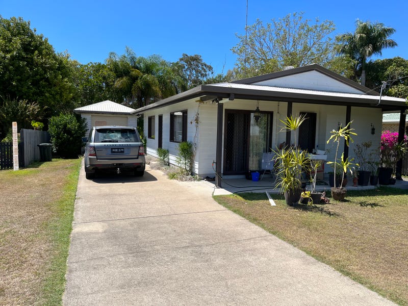30 Bideford Street, Torquay, Qld 4655 House for Rent