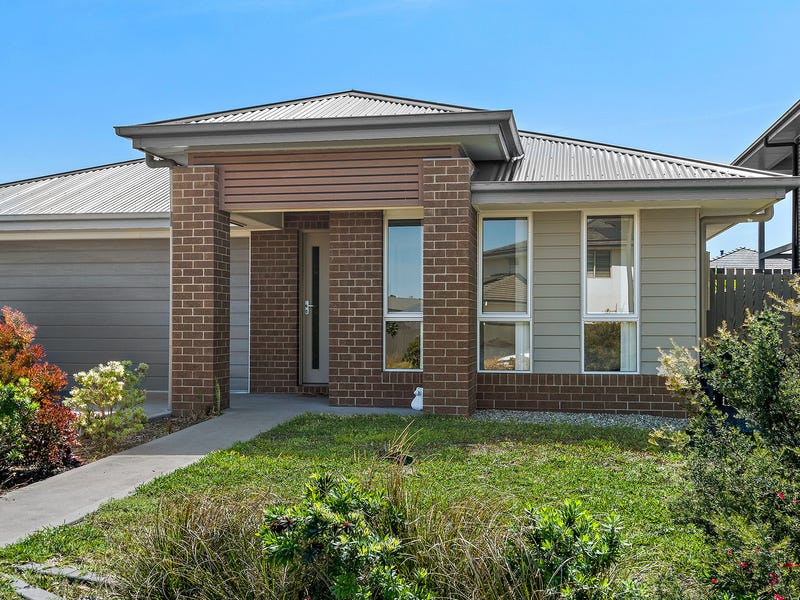 21 Plover Street, Fern Bay, NSW 2295