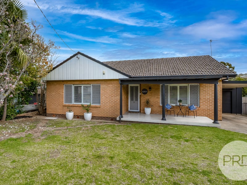 11 White Avenue, Kooringal, NSW 2650