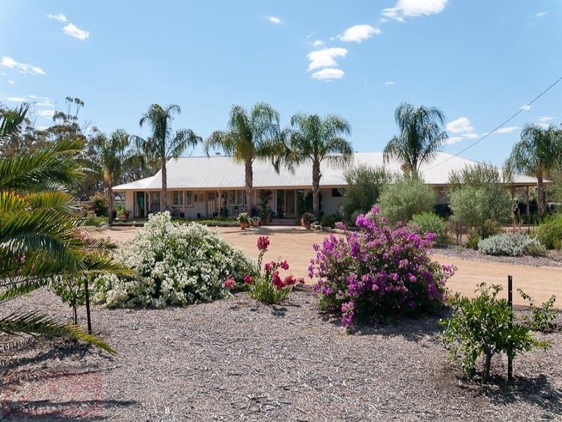 48 Scadden Street, Kellerberrin, WA 6410 Property Details