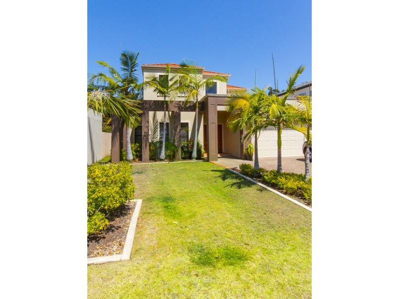 8390 Magnolia Drive E, Hope Island, QLD 4212