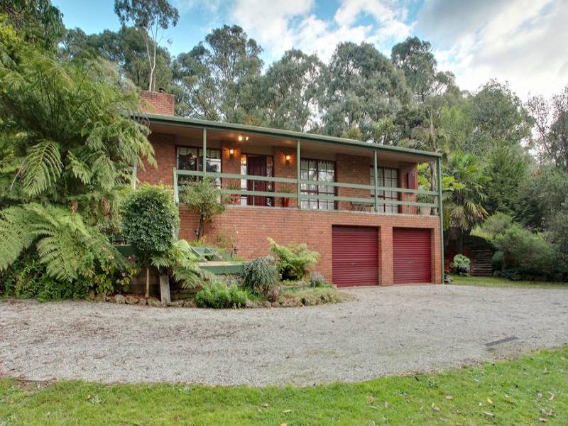 2 Haylock Avenue, Cockatoo, VIC 3781