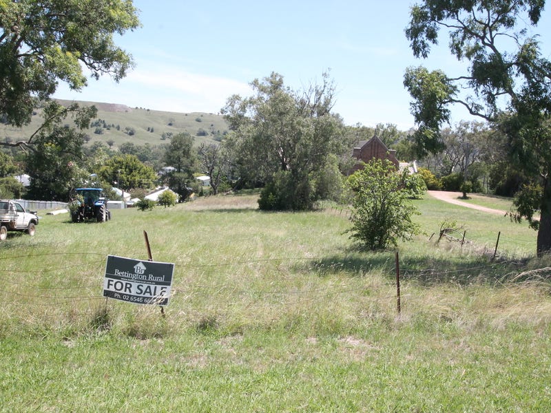 42 New England Highway, Willow Tree, NSW 2339