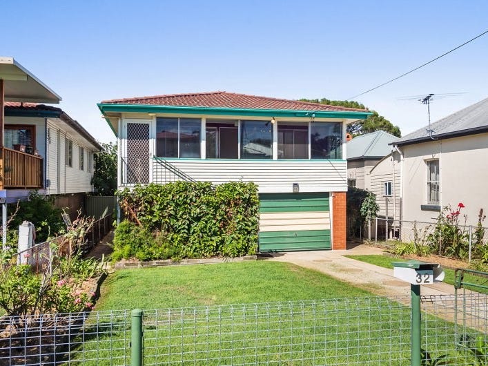 32 Connaught Street, Sandgate, Qld 4017