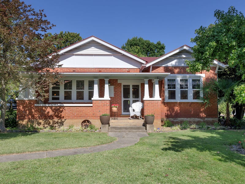 Houses for Sale in Koetong, VIC 3704