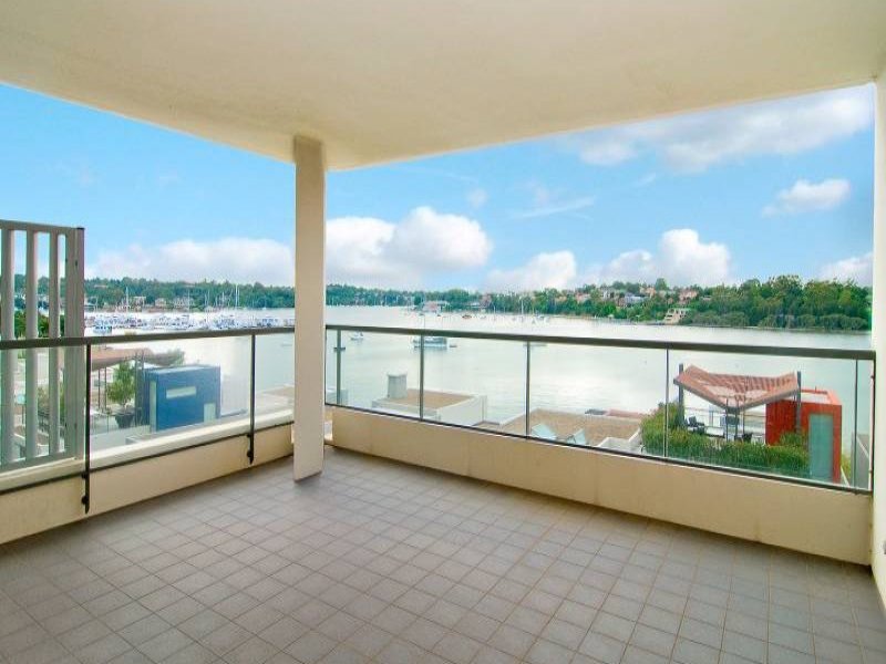 18 Edgewood Cres, Cabarita, NSW 2137