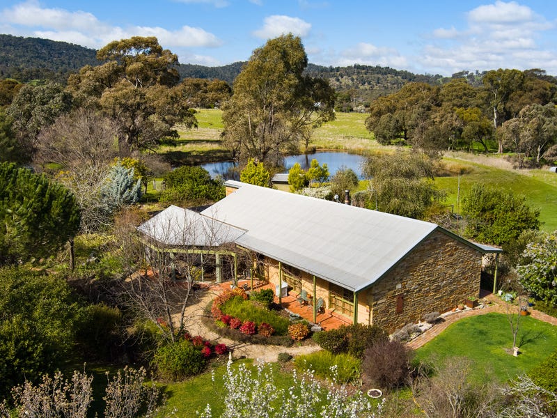 22 Douglas Lane, Harcourt, Vic 3453 House for Sale