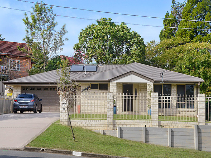 52 Crown Street Holland Park West QLD 4121 realestate .au